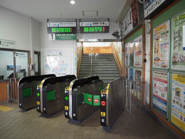 松島海岸駅の改札風景