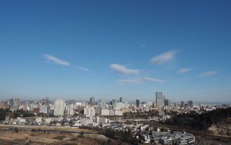 仙台城跡から仙台市内を一望する風景写真