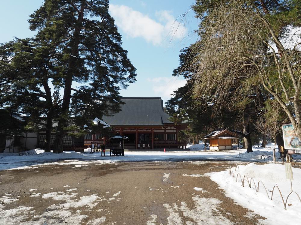 毛越寺冬の風景本堂を望む