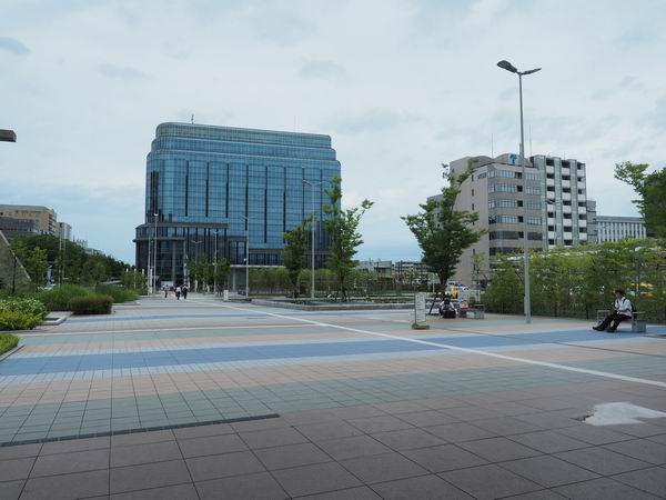 金沢駅の西口出た風景写真