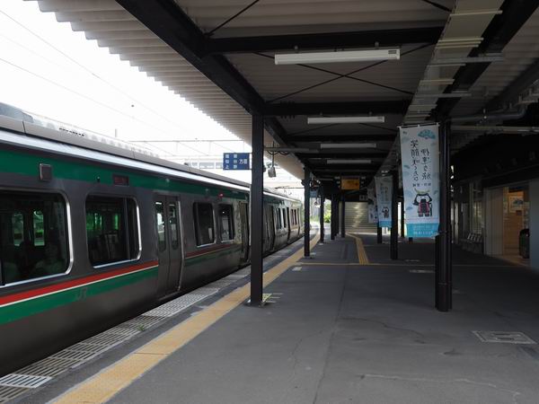松島駅の乗り場の風景写真