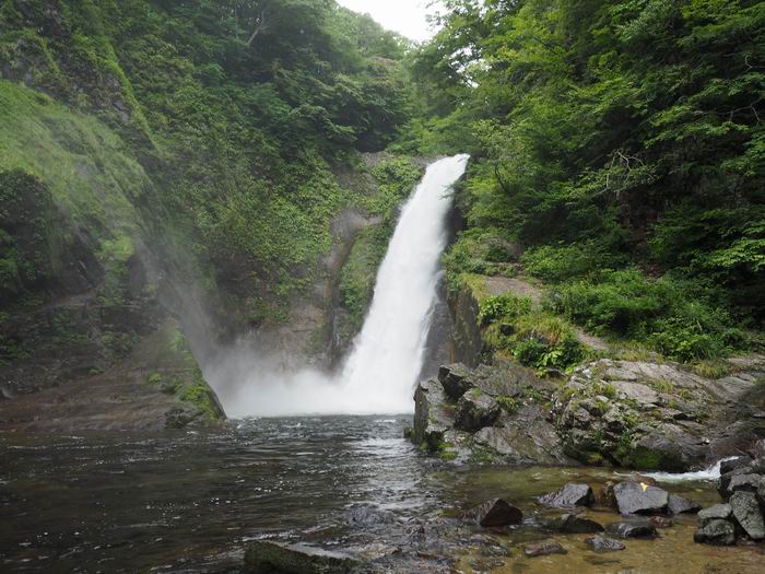 秋保大滝の夏の滝つぼの風景写真画像
