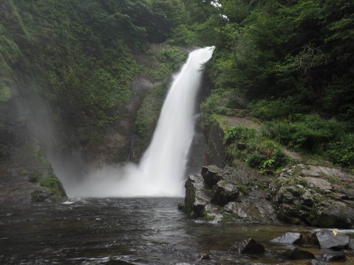 秋保大滝の夏の滝つぼの風景写真画像