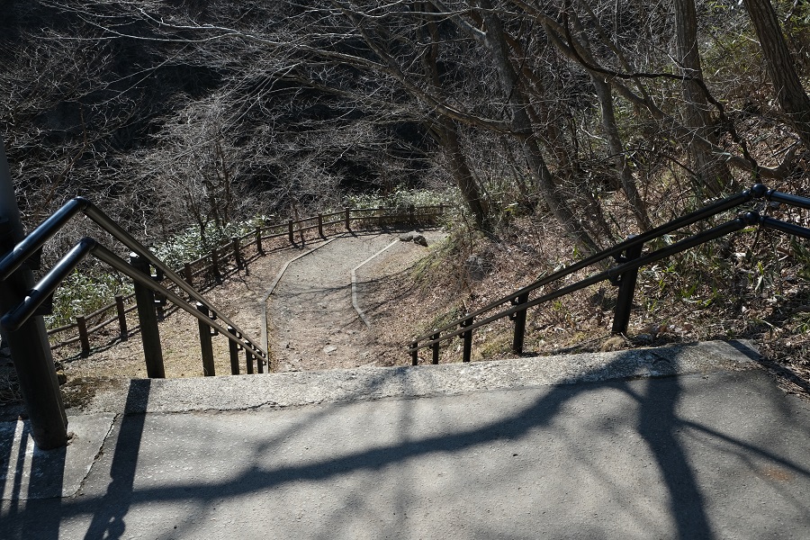 xt3で撮影する秋保大滝の冬の風景写真遊歩道の入り口の写真