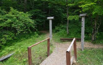 知勝院の樹木葬の入り口の風景写真