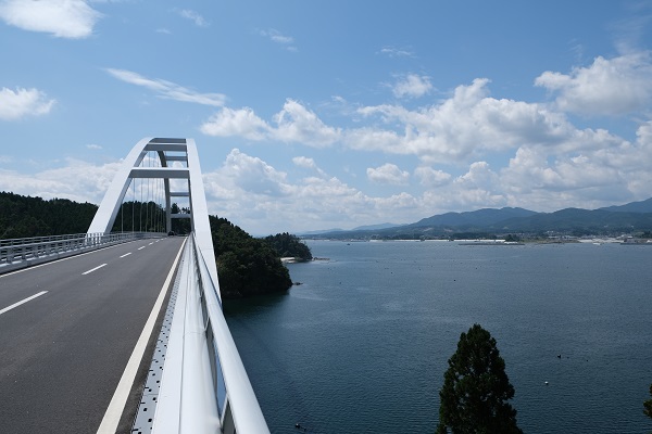 気仙沼大橋の景色の写真