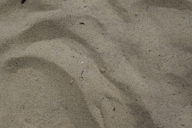 十八鳴浜（くぐなりはま）の砂浜の景色の写真