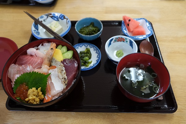 小松の鶴亀丼の写真